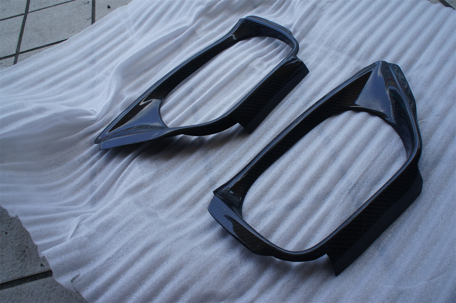 Suitable for Nissan Gtr35 Tail Throat Decorative Frame Modification Parts, Rear Lower Lip, Lightweight Carbon Fiber Material
