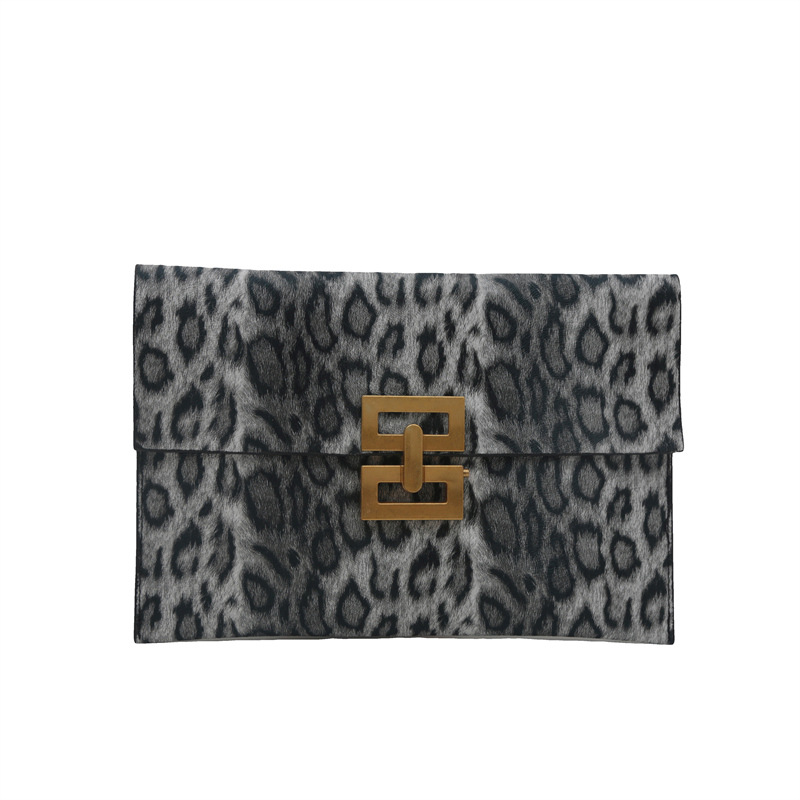 Bolsa de moda de estilo extranjero estampada simple sobre de moda 2024 nuevo color de contraste para la personalidad de la dama de la cena bolsa de mano