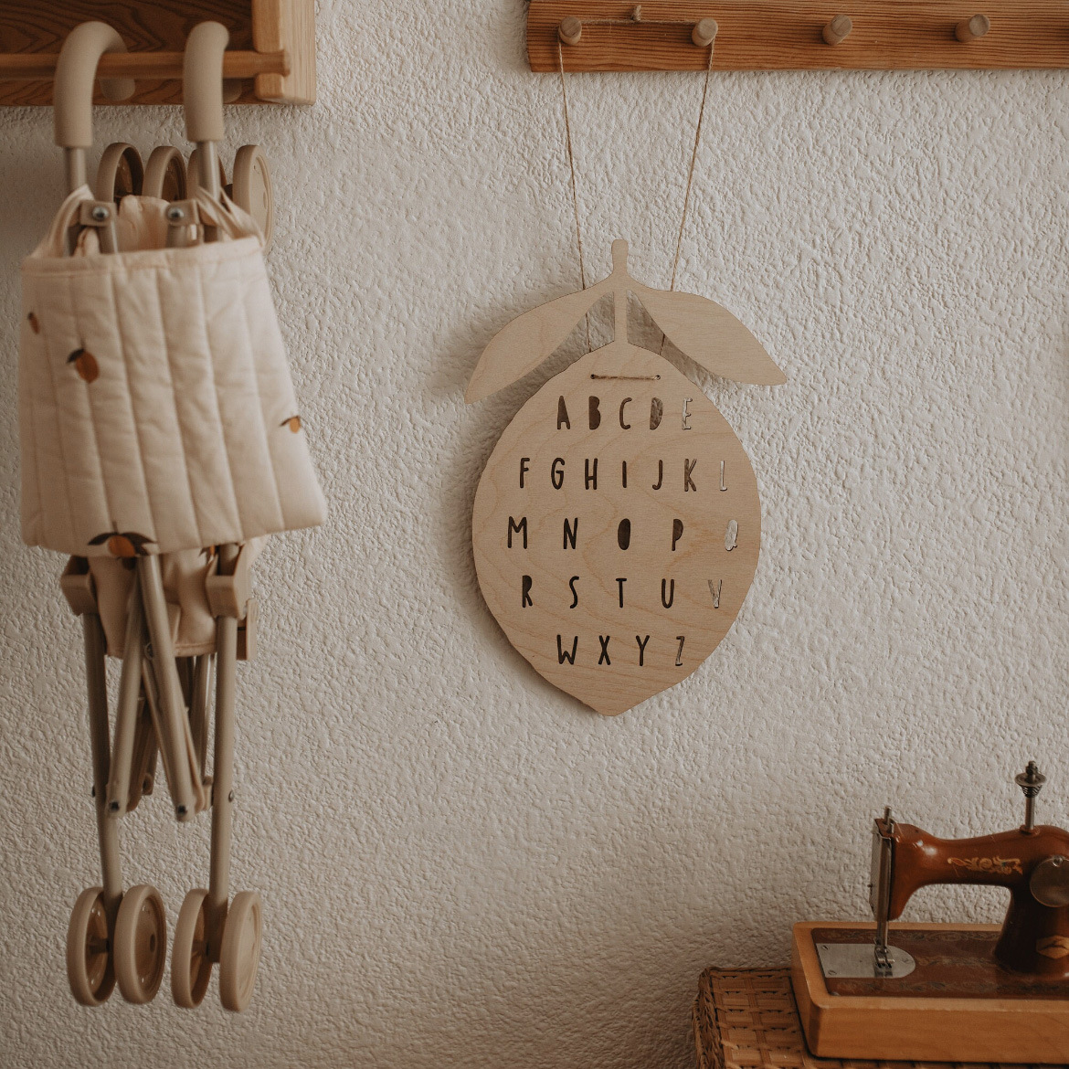Ins estilo nórdico de madera de frutas automóviles 26 letras inglesas decoración de lámina de madera para niños decoración de pared colgante