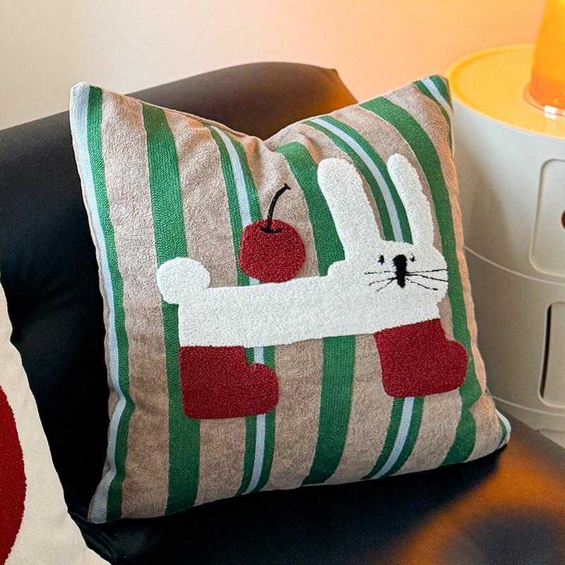 Un estilo medieval nórdico pequeño hermoso animal nocturno gato toalla de industria pesada bordada bordada desmontable almohada de cintura almohada