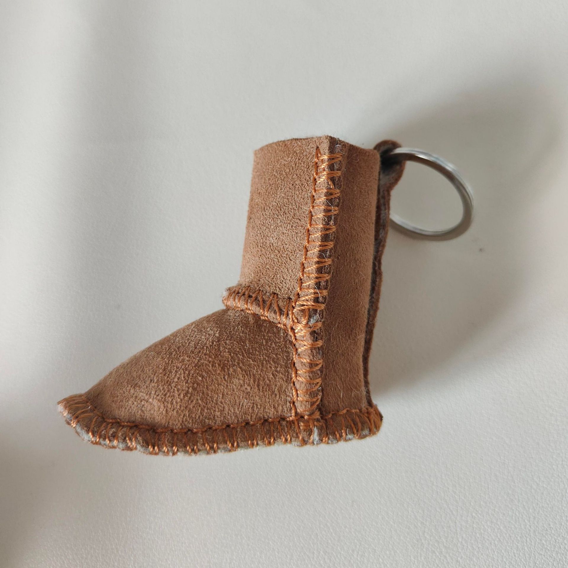 Sheepskin and Fur Integrated Bag Pendant, Versatile and Personalized Gift for Girls, Anti-Lost Keychain