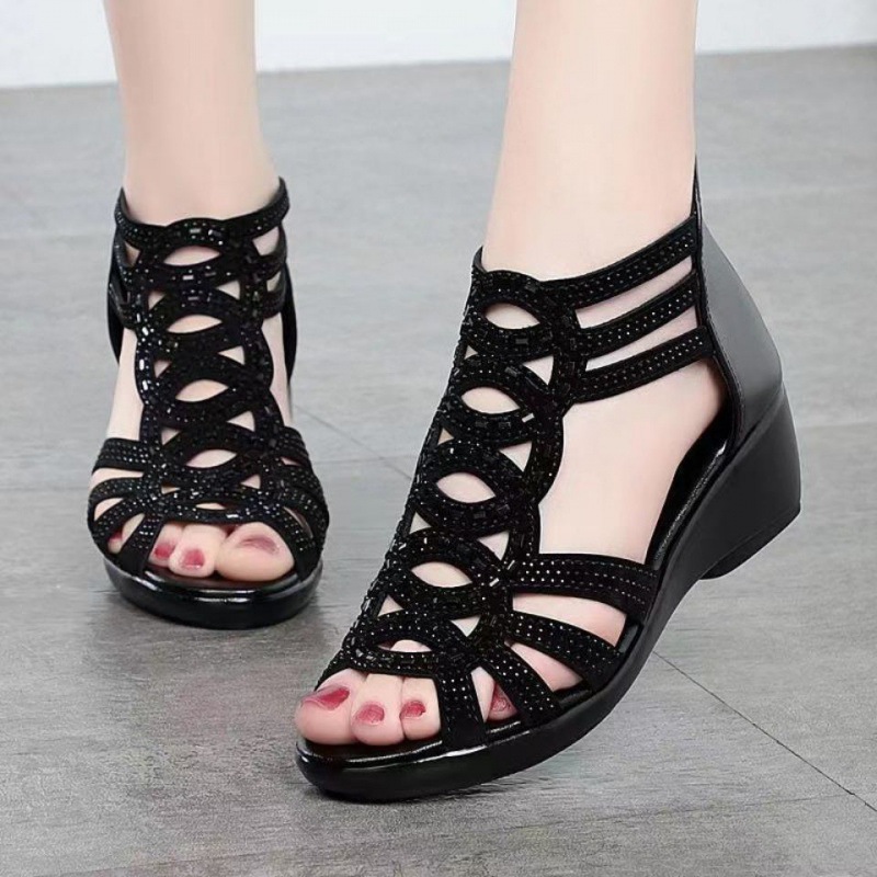 Sandals made of soft leather