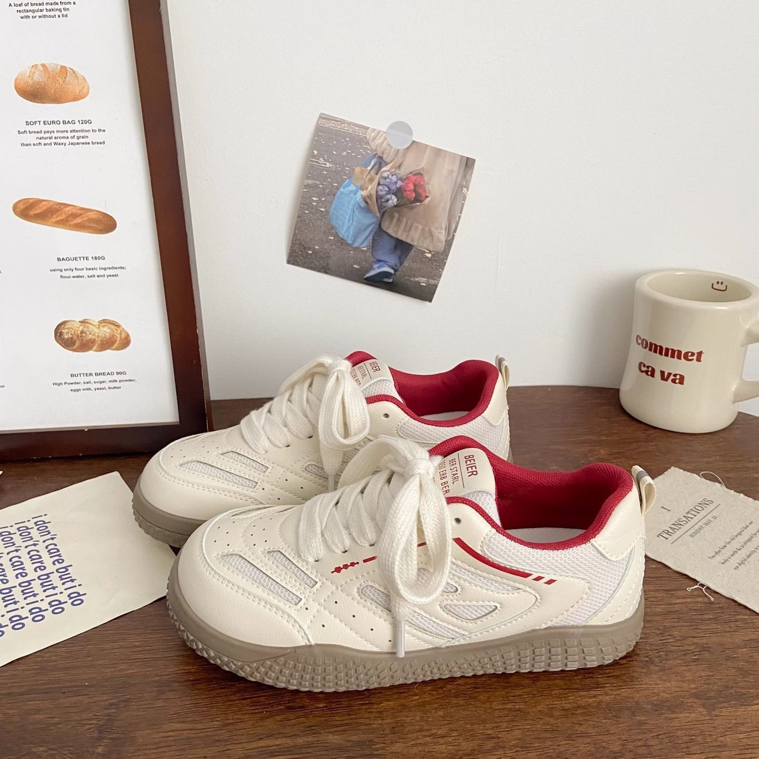 2024 nuevos estudiantes de verano muffin fondo de moda europea estación transpirable zapatos blancos para mujeres zapatos de skate delgados de malla universal