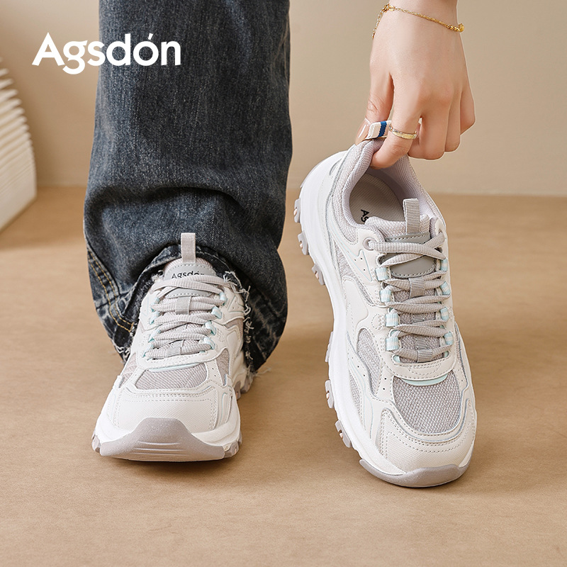 Zapatos de Augu Shi Deng Padres y mujeres 2025 nuevos zapatos casuales ligeros de soleas gruesas de otoño al aire libre zapatos de montaña blancos