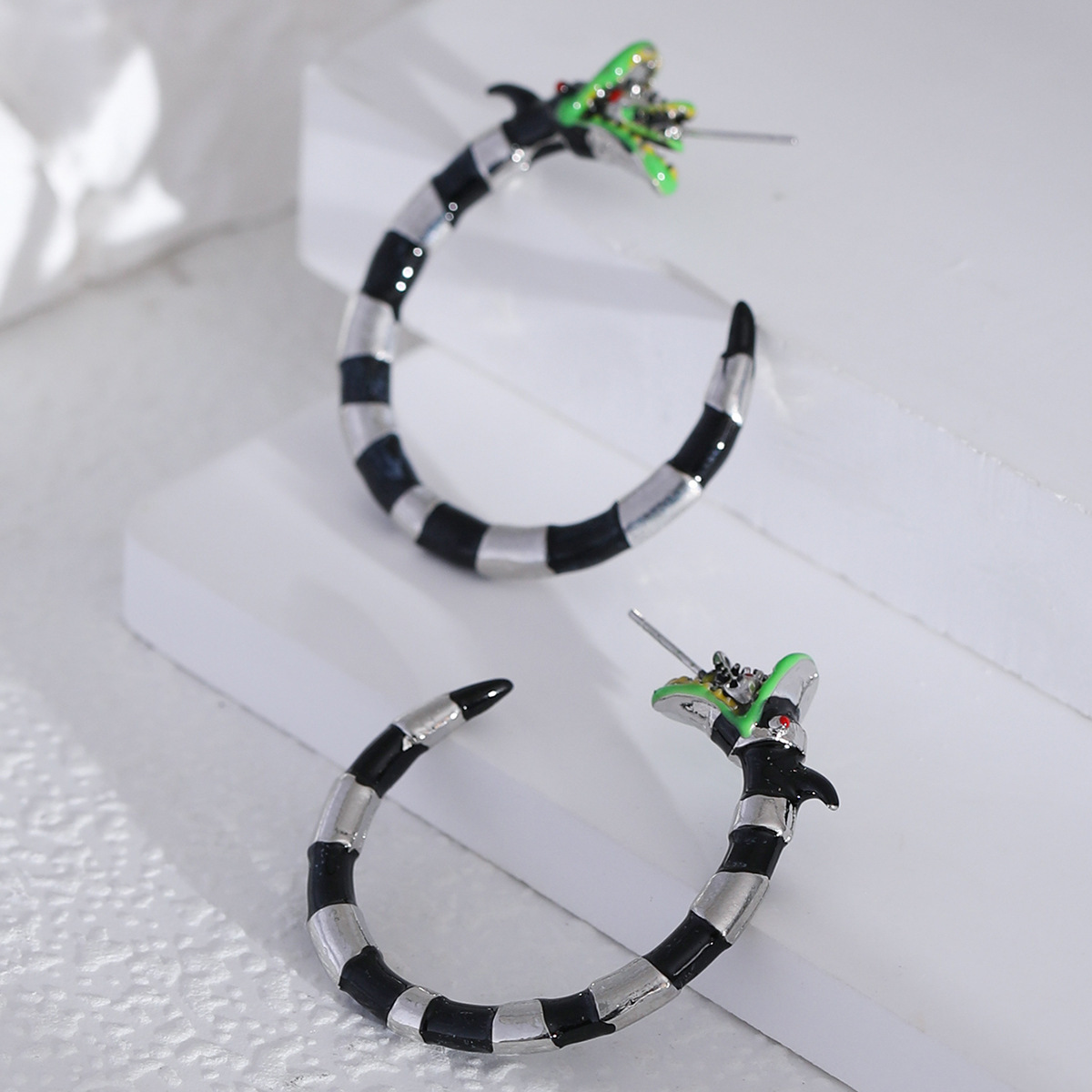 Street Occasion Alloy Material 1 Pair Casual C Shape Plating Alloy Earrings
