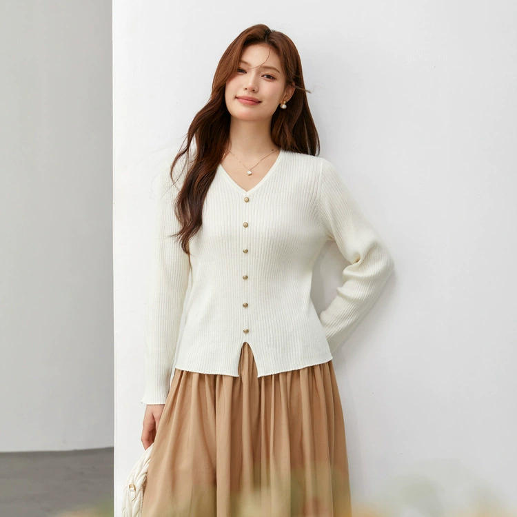 Мягкий и удобный свитер с V-образным вырезом для женщин с пышными формами, утягивающий, плюс размер, новый стиль весна 2025