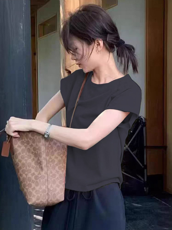 ピンクの右肩半袖Tシャツ女性用2025夏多用途新スタイル着用スリムフィットショートボトムシャツトップ|undefined