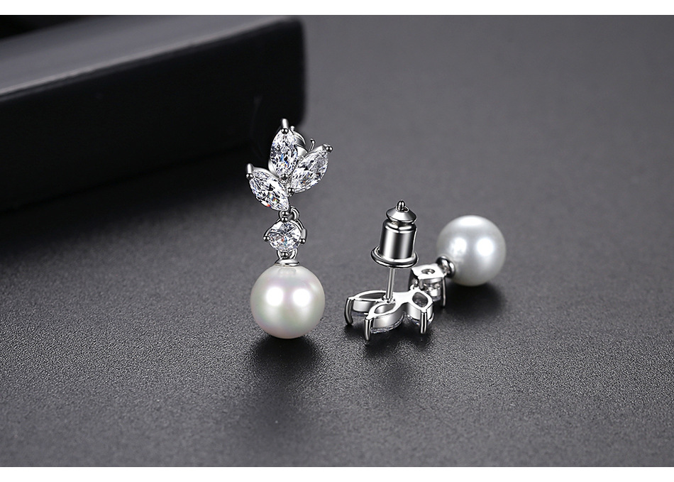 1 Paire Dame Feuille Perle Artificielle Le Cuivre Placage Incruster Zircon Boucles D'oreilles display picture 3