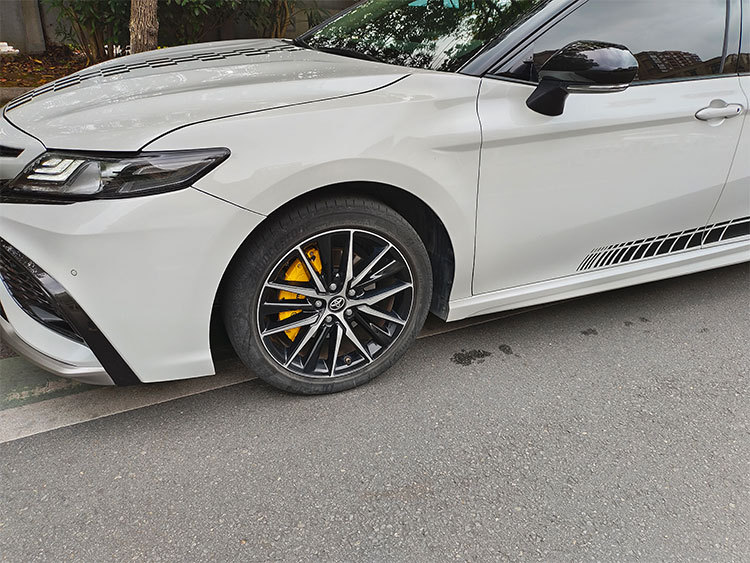 Suitable for Toyota Camry brake caliper cover modification for Highlander, aluminum alloy Weilanda, Fenglanda, Weisa, CHR2