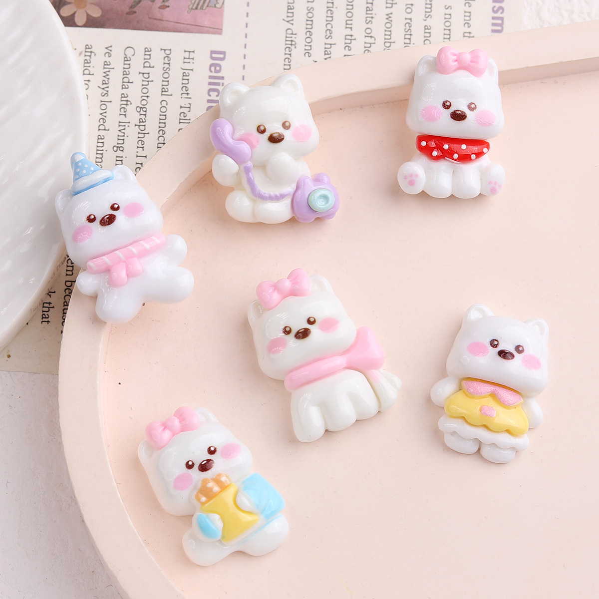 만화 DIY 수지 액세서리 액세서리 작은 서양 개 크림 젤 헤어 클립 휴대 전화 케이스 신발 버클 키 체인 펜던트 액세서리