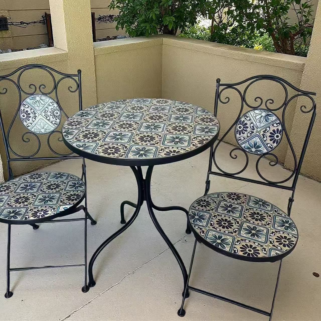 Outdoor Furniture Retro Iron Art Mosaic Leisure Bar Milk Tea Shop Cafe Dining Table and Chairs European Style Iron Art Tables and Chairs