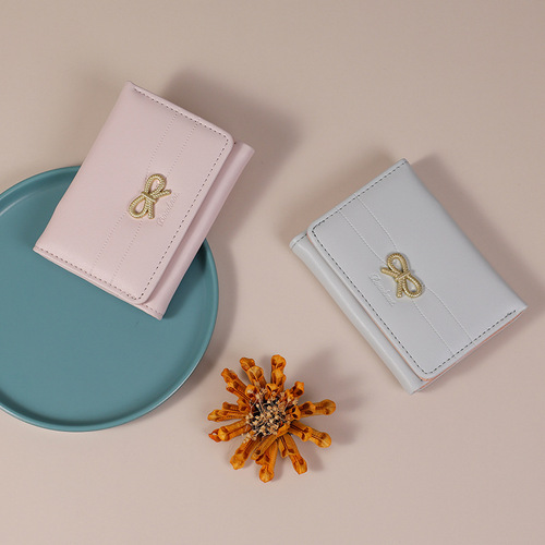 Korean-style tri-fold short pocket small wallet for Instagram girls, foldable leather card case with cute cartoon butterfly design