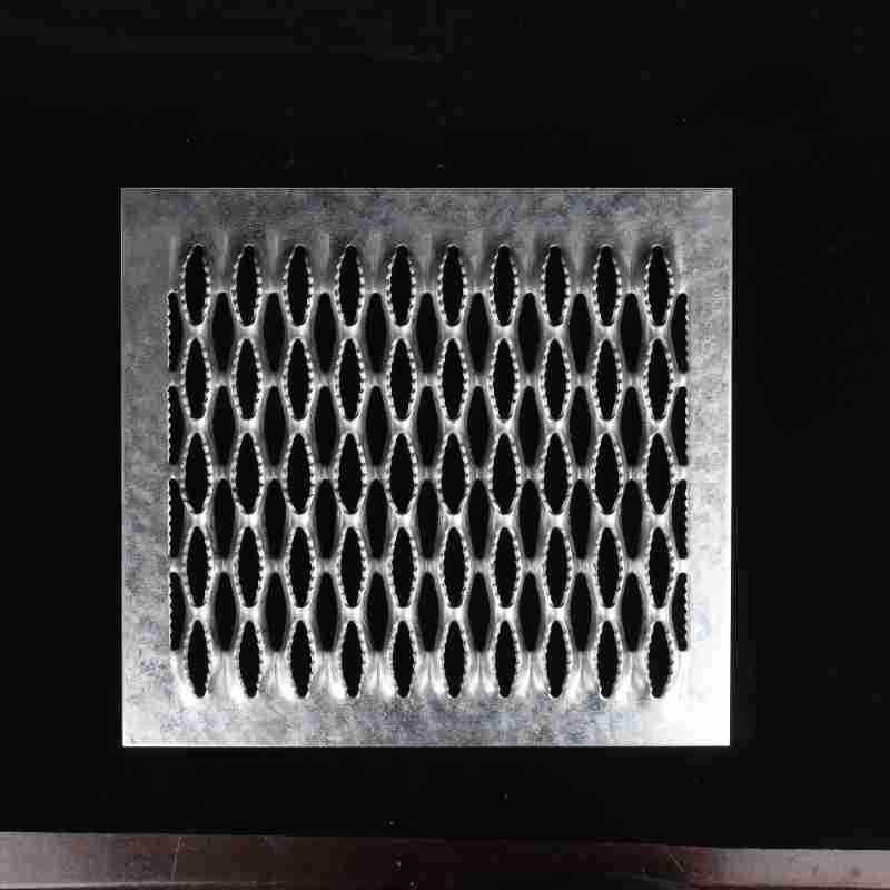 供应楼梯鳄鱼嘴防滑板工业冲孔锯齿形304不锈钢电厂车间防滑板