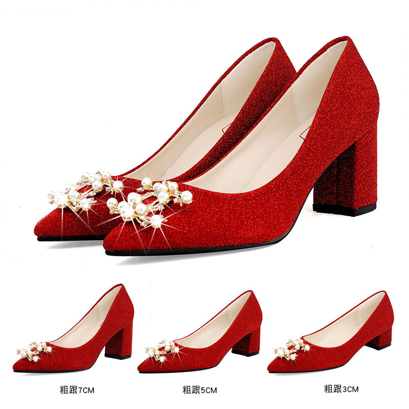 红星亮片婚鞋珍珠方扣女尖头粗跟高跟新娘鞋影楼摄影大码红色秀禾