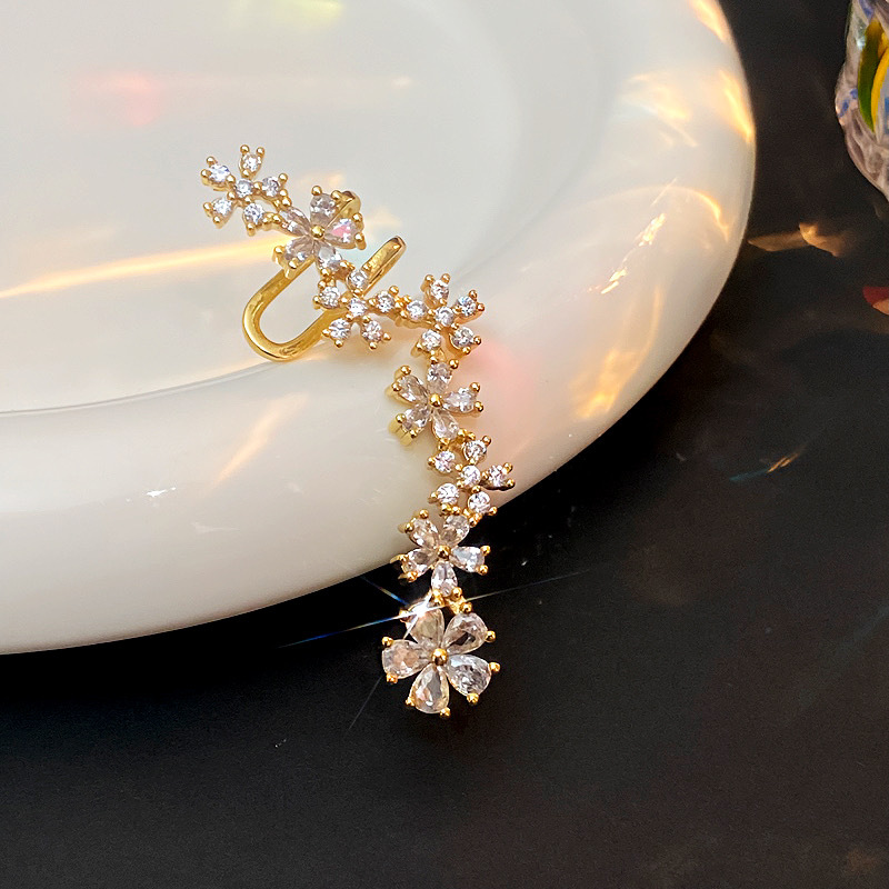 7g Weight Zircon Inlay Material Ear Cuffs Classification 1 Piece Quantity Holiday Occasion Copper Material Flower Pattern Spring&Summer Season Women's Gender Inlay Design Vacation, Classic Style Style 1 Piece Vacation Classic Style Flower Inlay Copper Zircon Ear Cuffs 5