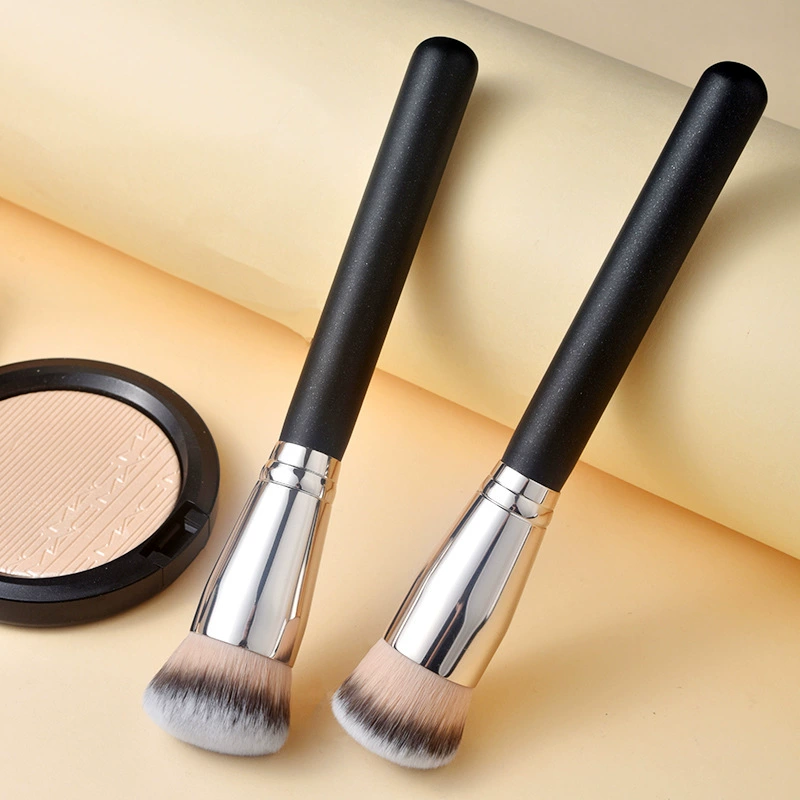 Concealer brush small foundation brush, angled/head options, soft synthetic fibers, 12.6 cm