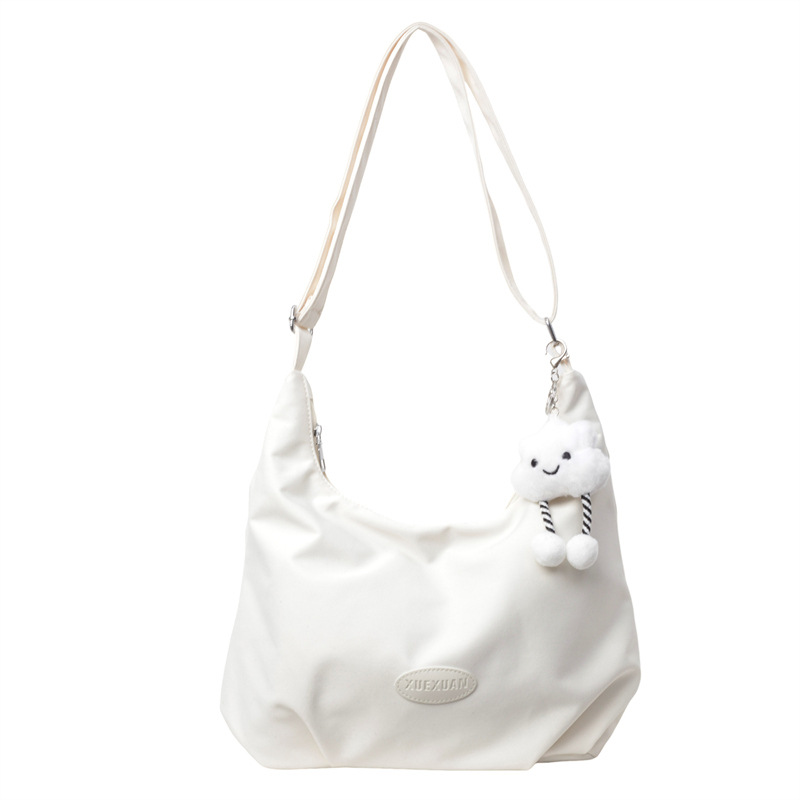 Bolsa de mujer coreana de cadena de alta capacidad debajo de la axila 2024, nuevo verano versátil de moda, bolso de hombro.