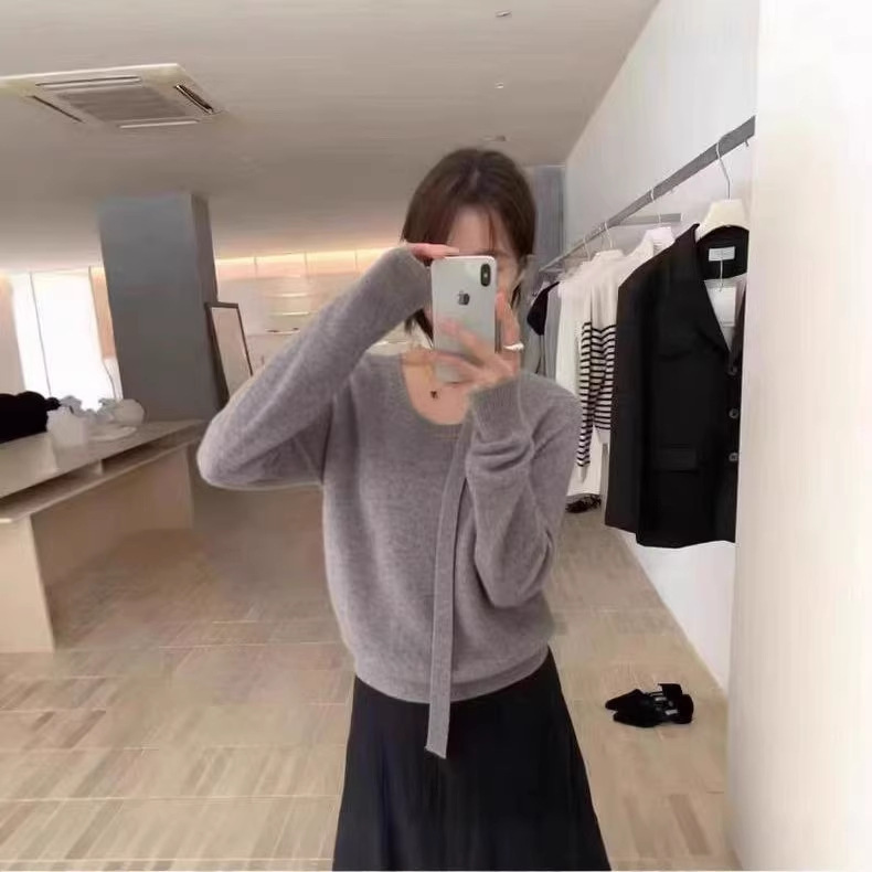 Contains 100% wool! Guangzhou Thirteen Lines mis*2026 autumn collection loose u-neck slimming long-sleeve knit sweater for women Contains 100% wool! Guangzhou Thirteen Lines mis*2026 autumn collection loose u-neck slimming long-sleeve knit sweater for women