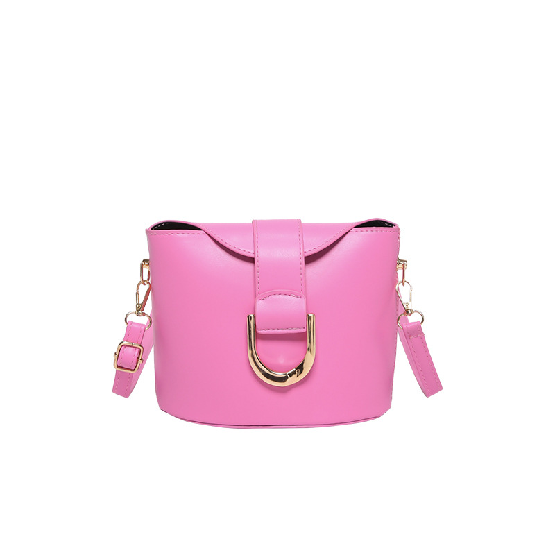 Bolsa de hombro de nicho, bolso de cinturón de cerradura retro, otoño y invierno de 2024, nuevo bolso de balde de tendencia de mujer.