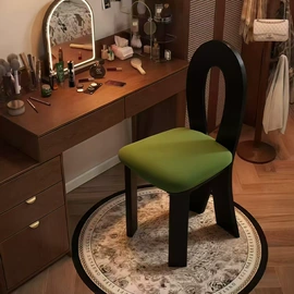 电脑桌;搁板、壁架;书架