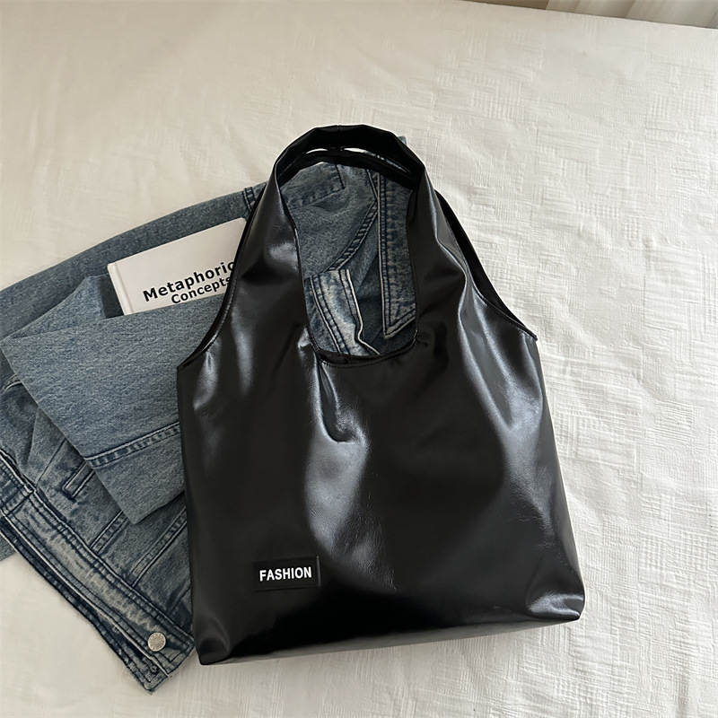 Bolsa de brazo retro nicho para mujeres 2024 otoño y invierno nueva moda coreana bolso de hombro de gran capacidad