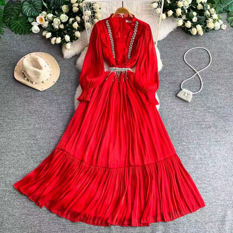 2026 French Retro Heavy-Duty Beaded Long-Sleeve Dress for Women, New Summer Vacation Style, Waist-Cinching Slimming Tiered Dress