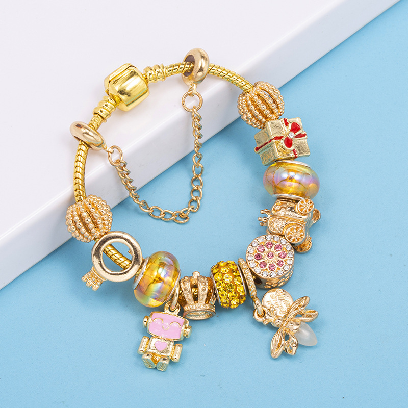 Sophisticated fashionable elegant women's bracelet