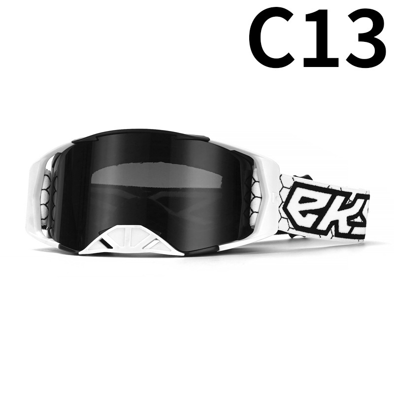 C13 흰색 프레임 흑백 회색 필름