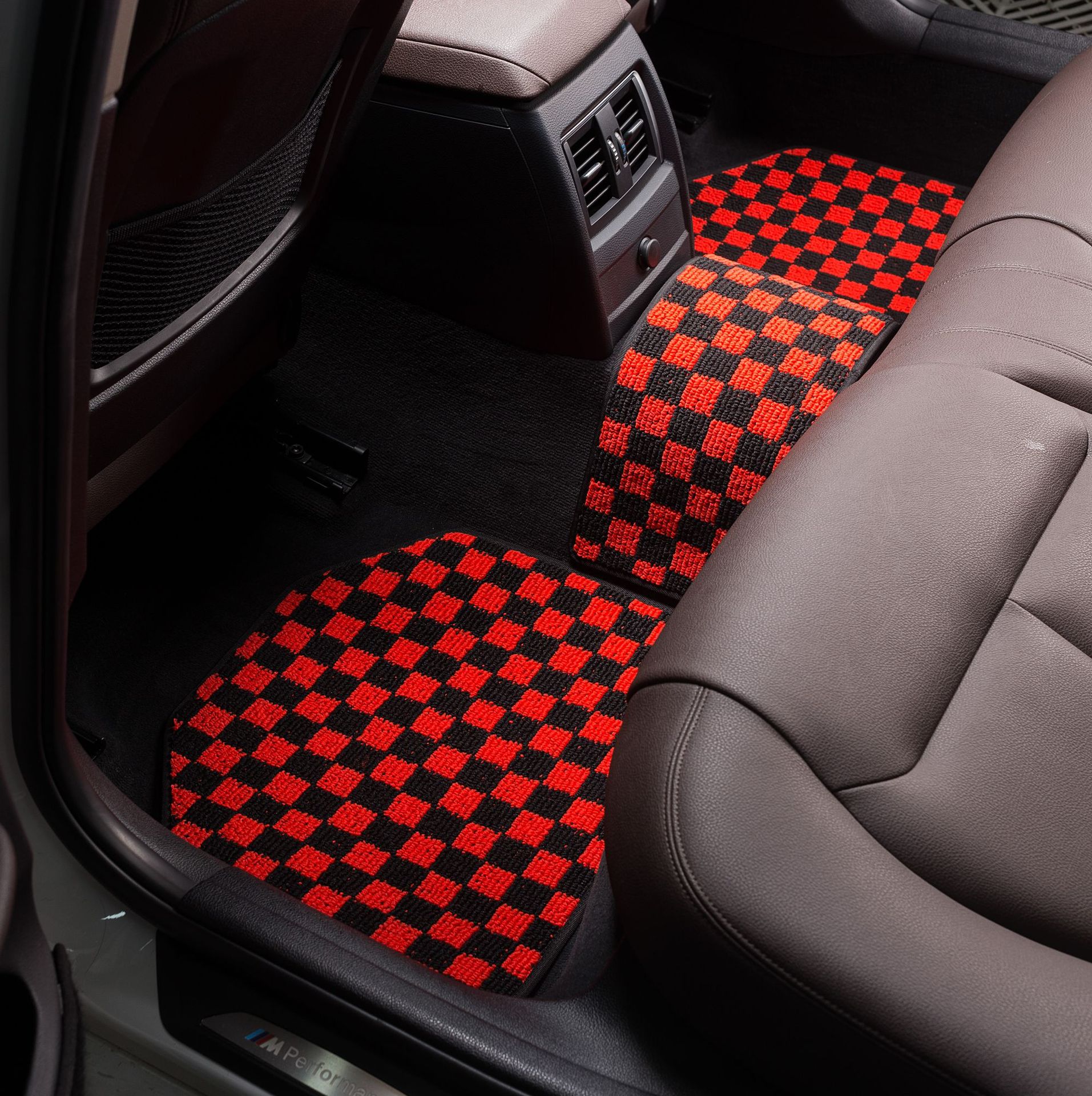 Best-selling ethnic velvet checkerboard car floor mat set of five, universal, non-slip and wear-resistant