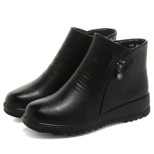 Winter Fleece-Lined Slip-On Cotton Shoes: Warm, Non-Slip, Thickened Cotton Shoes for Moms & Elderly—Featuring a Flat, Anti-Slip Sole for Grandma-Style Comfort
