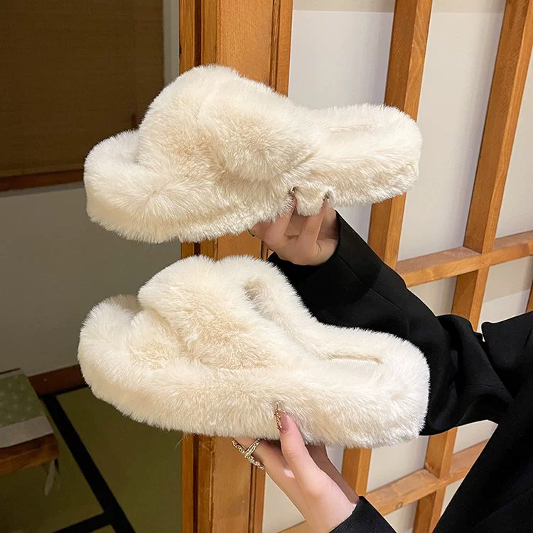 Зима 2025 года, новые перекрещивающиеся тапочки на толстой подошве, интернет-знаменитости, горячий стиль, милые мягкие и удобные тапочки, универсальная хлопковая обувь для дома и улицы.