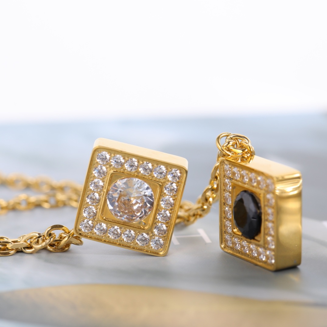 Fashion Geometric Titanium Steel Necklace Metal Inlay Rhinestone Stainless Steel Necklaces