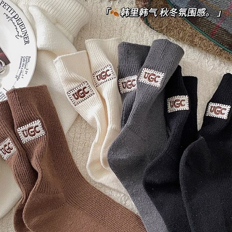 Autumn and Winter Wool Socks for Women, Versatile Letter Fabric Label, Thickened Warm Coffee-Colored Long Tube Snow Boot Socks