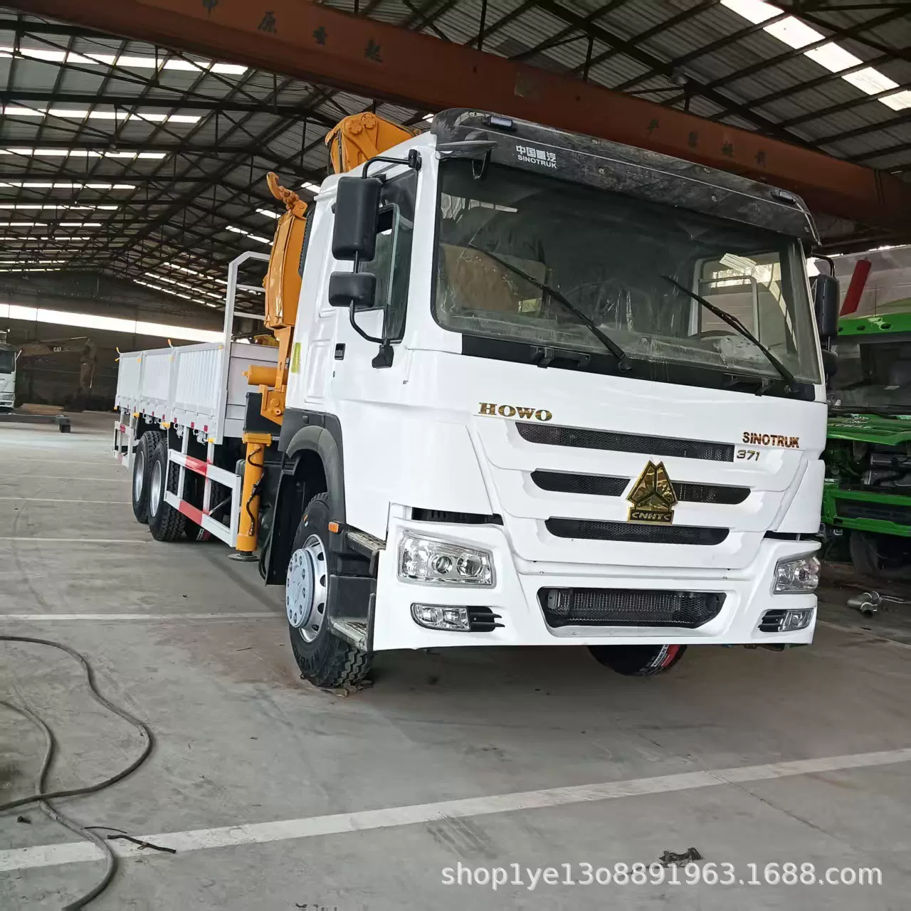 豪沃12吨徐工随车吊 出口非洲二手豪沃自卸车10轮371马力折叠吊