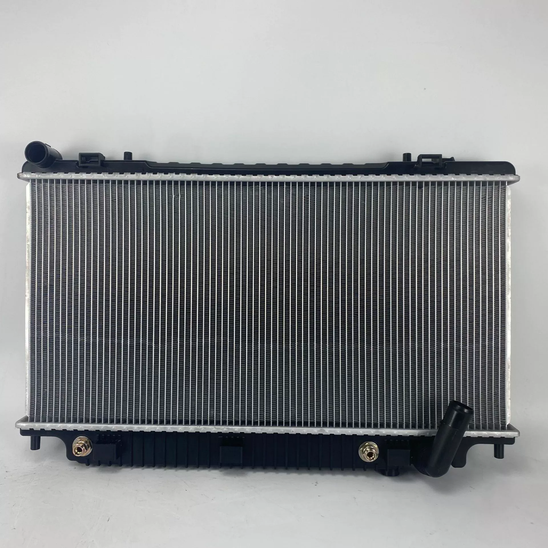 Радиатор, прямые продажи с завода. Подходит для нейтральных GM, DODGE. Радиатор*92191917