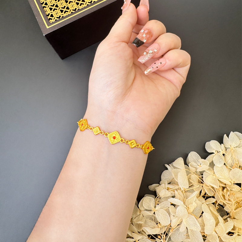 Pulsera cuadrada de oro retro incrustada de seda cepillada de Gufasha, moda, lujo ligero, fuente de joyas de alta calidad.