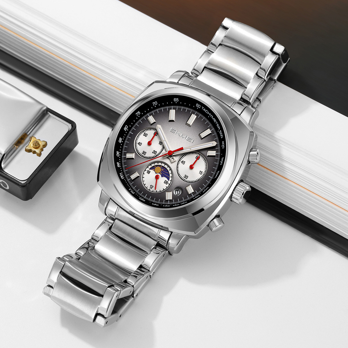 Momento de la belleza multifuncional cronógrafo de cuarzo hombre reloj de pulsera de acero deportivo de negocios nocturna impermeable mayorista transfronterizo