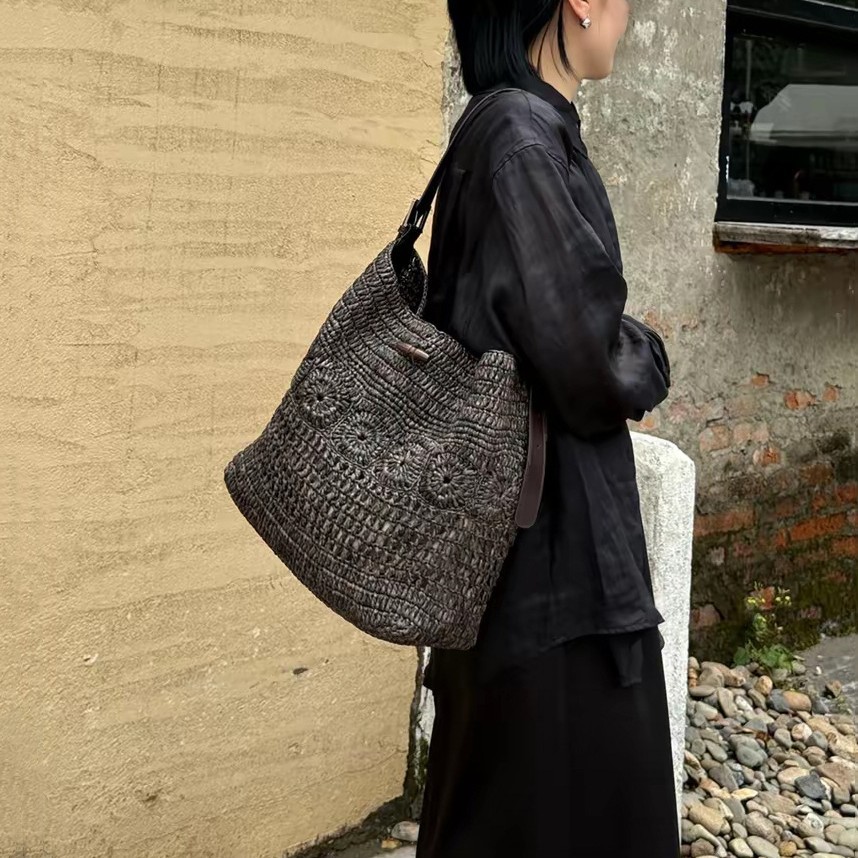 Raffia And Cowhide Leather Woven Tote Bag - Large Capacity Shoulder Bag For Women, Casual Vacation Beach Straw Bag - Thumbnail 3