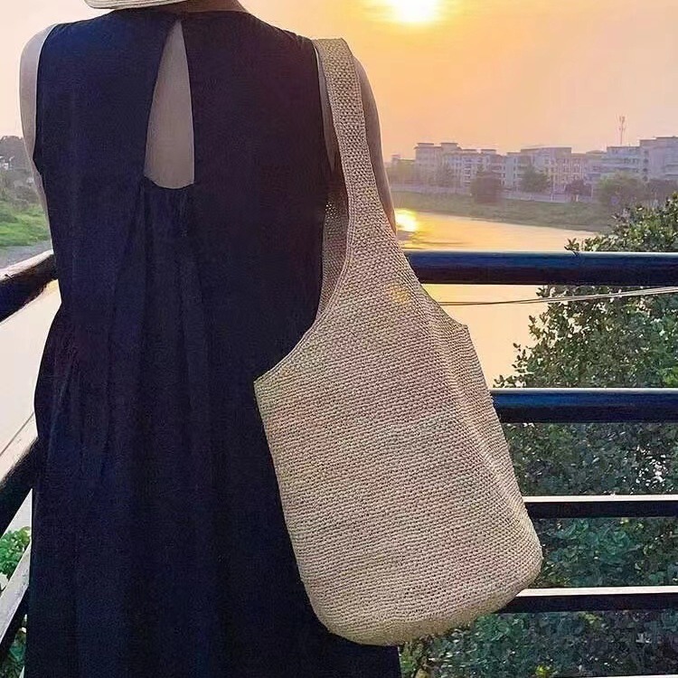 Japanese-Korean Style Bucket Bag Handmade Woven Rafi Grass Bag Women's Summer Seaside Beach Bag Travel Shoulder Bag