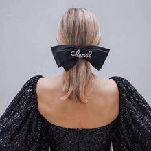 �n���W�tͬ���ɫС���L��ĸ�����Y�l�A�͹Ś��|�z�I䓊A���ɊA