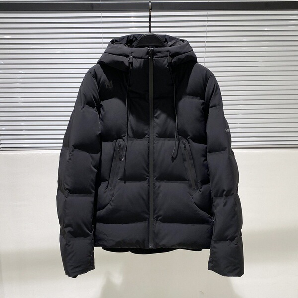 Short down jacket with hood