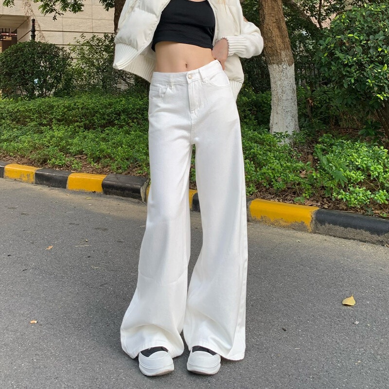 American retro white flared jeans, new autumn 2026 model, low-waisted, loose-fitting, slimming, bell-bottomed, floor-length pants American retro white flared jeans, new autumn 2026 model, low-waisted, loose-fitting, slimming, bell-bottomed, floor-length pants