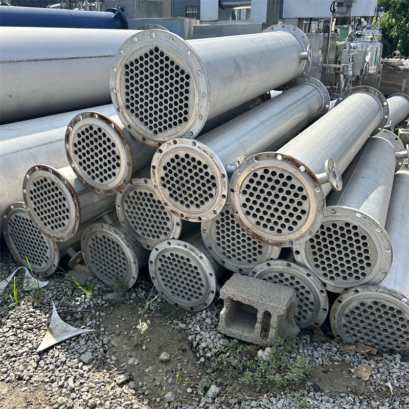 出售多种型号冷凝器 二手列管式换热设备 50平方冷凝器