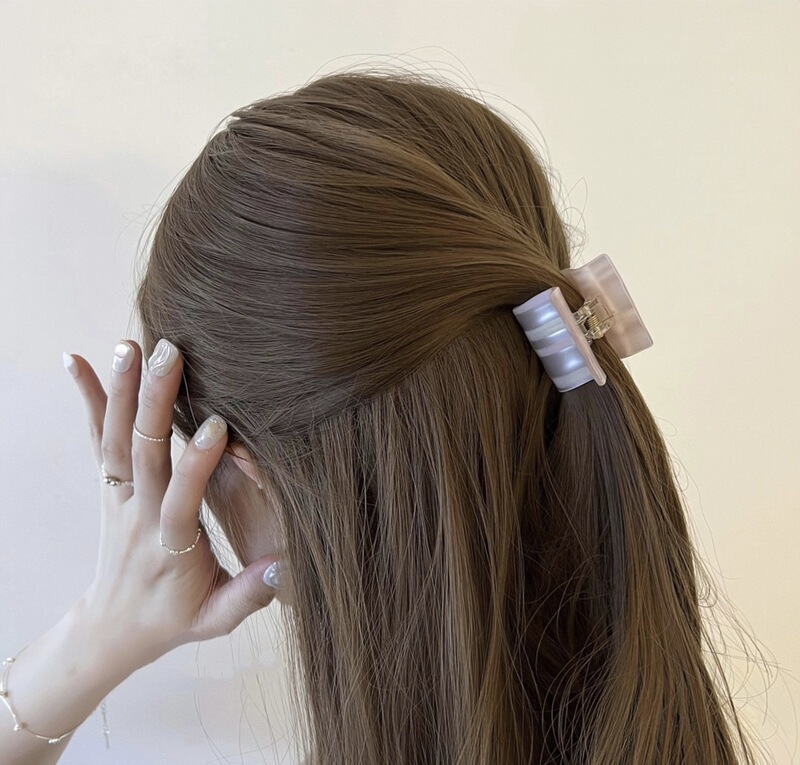 新商品の気質の幻彩の甘いサメはファッションの少女の風を挟んで簡単に後頭部の髪を挟みます。|undefined