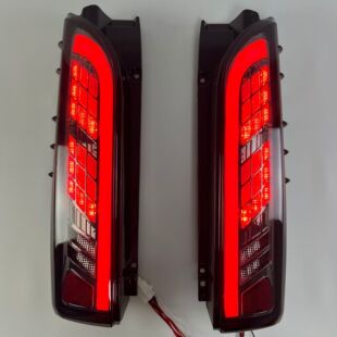 Suitable for 05-18 years Toyota sea lion HIACE 200 series modified LED tail light brake light flow turn signal