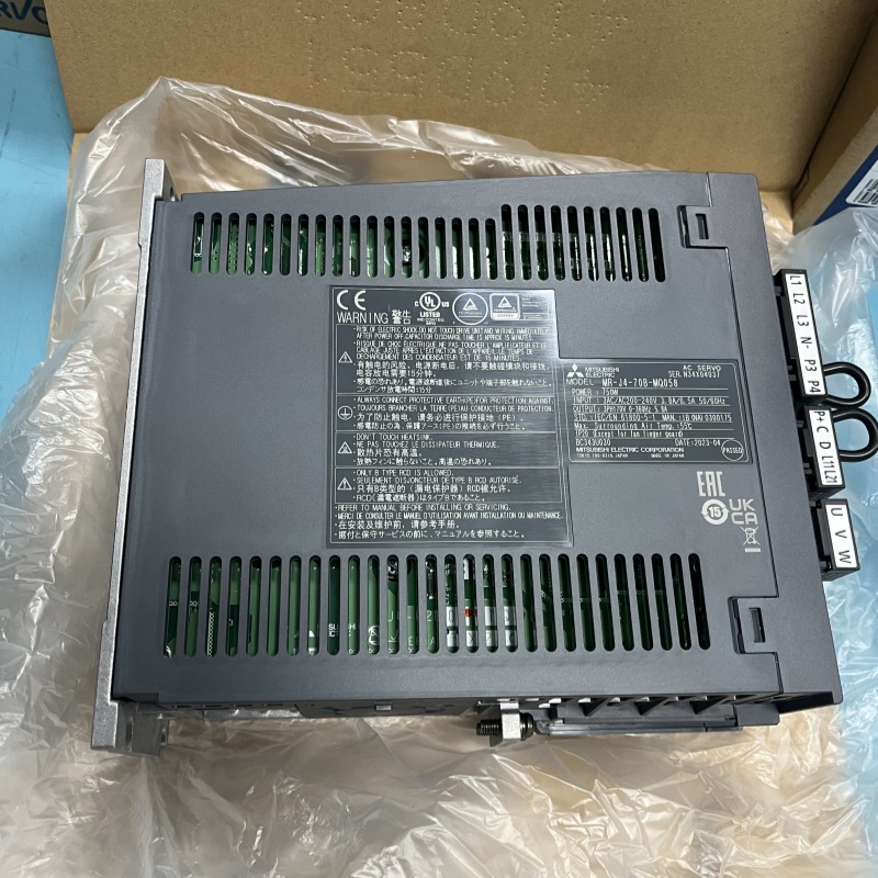 现货原装全新NPM-W2 X轴驱动器N510069246AA  MR-J4-70B-MQ058