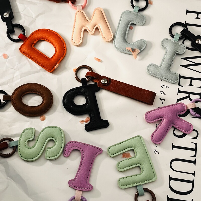 Cross-border bestseller: 26 English A-Z letters DIY freely combinable PU accessories, fashionable keychains, bag decoration pendants Cross-border bestseller: 26 English A-Z letters DIY freely combinable PU accessories, fashionable keychains, bag decoration pendants