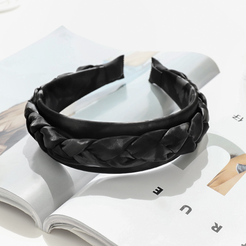 Simple Woven Pu Leather Headband Wholesale Nihaojewelry display picture 6