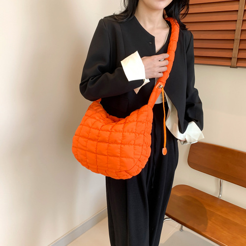 Korean Version New Single Shoulder Crossbody Bag Fashion Dumpling Bag Large Capacity Down Cotton Jacket Underarm Bag Folded Cloud Bag