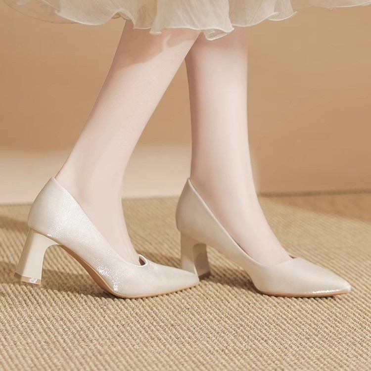 Zapatos de tacón alto franceses, zapatos de tacón grueso para mujeres, verano de 2026 nuevos puntales y superficiales, pedal sexy